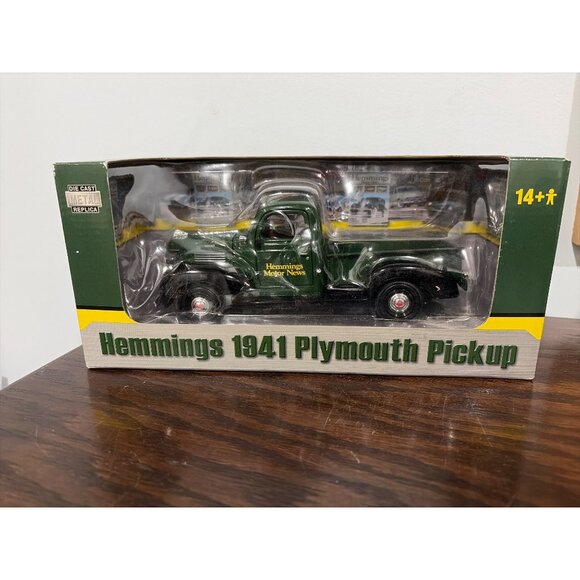 Hemmings 1941 Plymouth Pickup 1:24 Scale Die-Cast Model Green & Black Hood Opens - Picture 2 of 8
